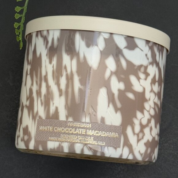 BBW White Chocolate Macadamia White Barn Bath & Body Works 3 Wick Candle - Picture 5 of 10